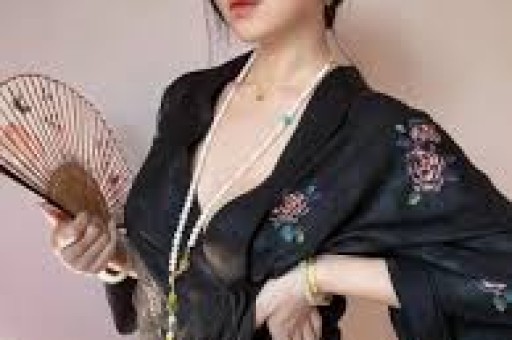 杨子带23岁新女友见91岁母亲铜钱盆抢镜黄圣依17年终是一场空